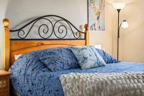 2 bedrooms, desk, free WiFi, bed sheets