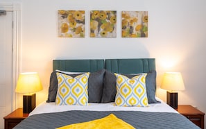 Standaard tweepersoonskamer, gemeenschappelijke badkamer, uitzicht op de stad | 1 slaapkamer, wifi