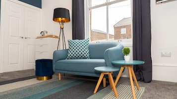 Standard Double Room, Shared Bathroom, City View | Interior