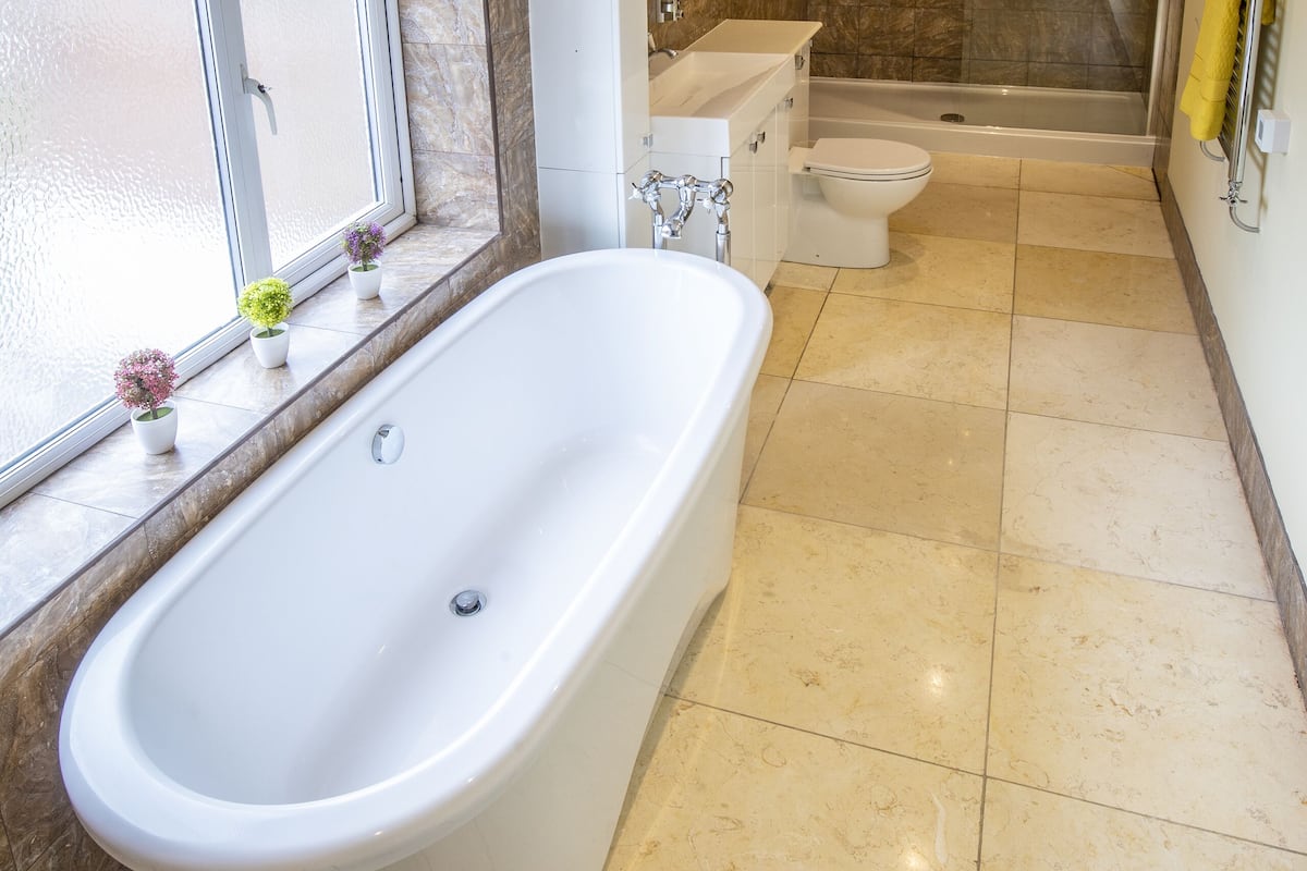 standard double room, shared bathroom, city view | bathroom | towels