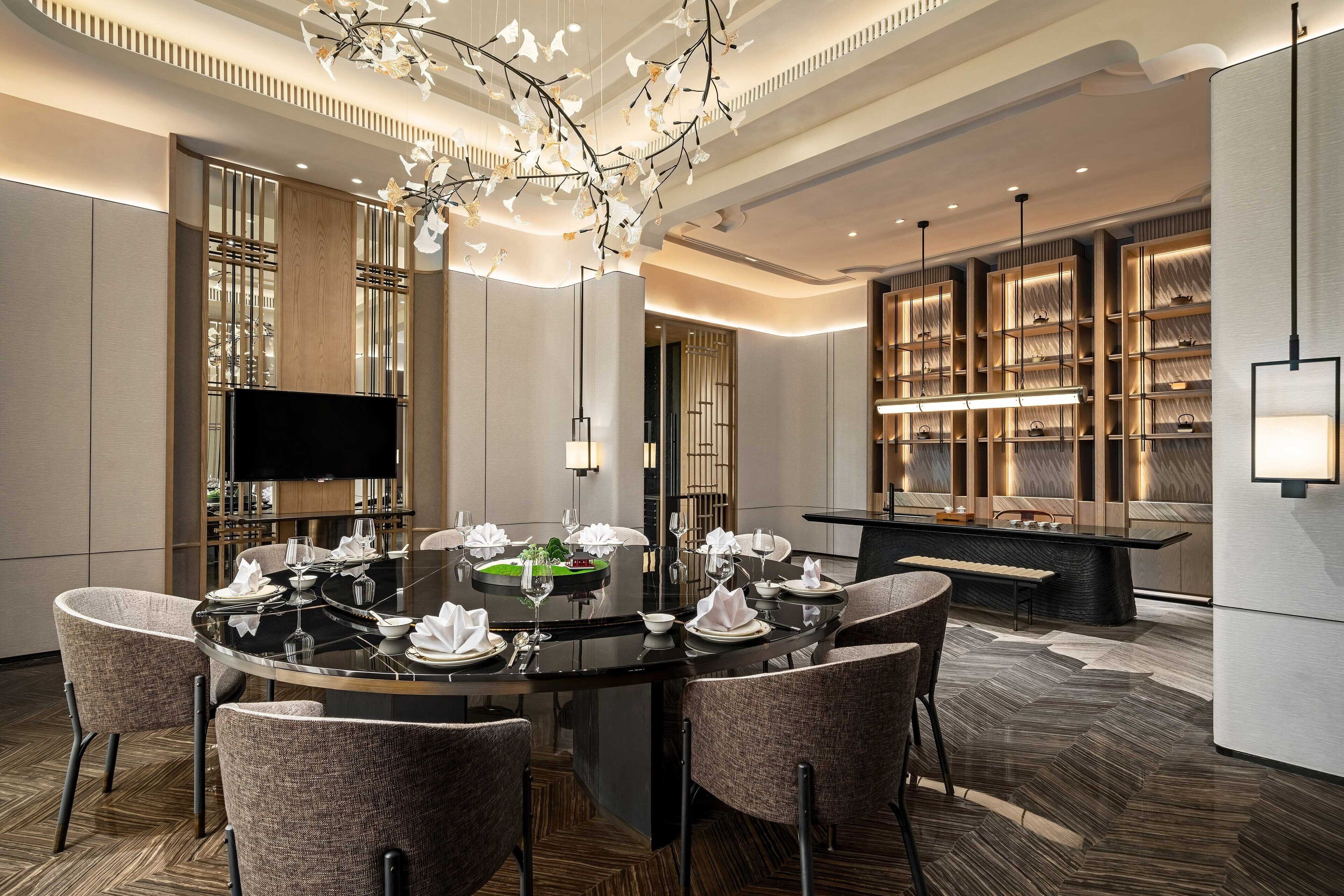 2 間餐廳；供應早餐、午餐、晚餐；亞洲菜