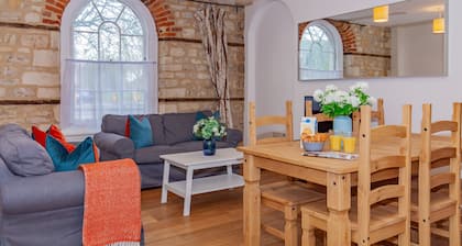 Unique and quirky central apartment with parking