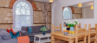 Unique and quirky central apartment with parking