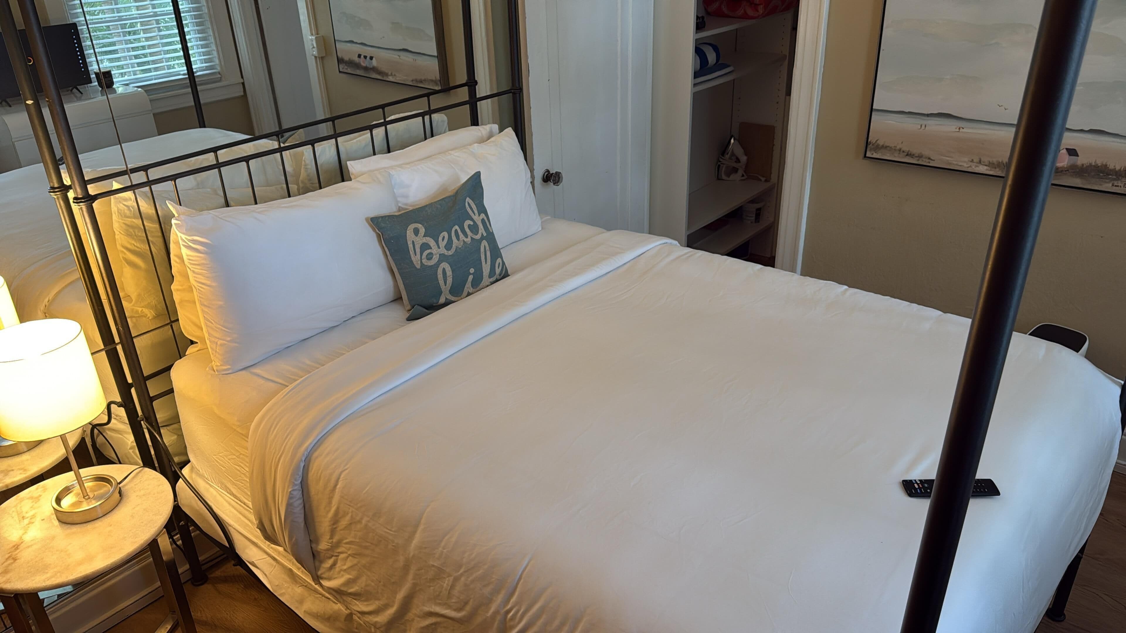 1 bedroom, WiFi (free), bed sheets