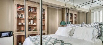 Tiny Rustic Studio in Palm Beach Island by Breakers Hotel