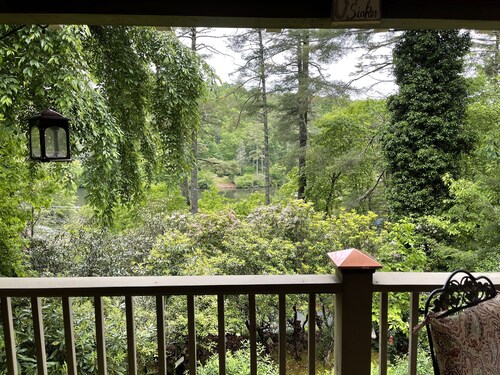 Acorn Cabin: Mountain Cottage with Private Deck | Peek at Lake Sequoyah