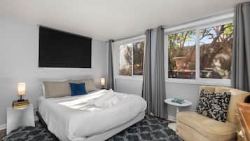 1 bedroom, iron/ironing board, travel cot, free WiFi