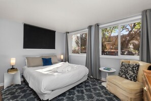 1 bedroom, iron/ironing board, travel cot, free WiFi - Relax at a Cozy Garden Apt in Leafy Cheesman Park (Denver)