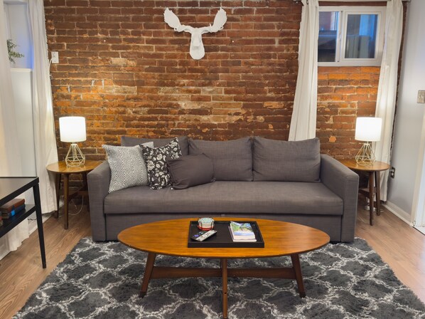 Älytelevisio, kirjoja, stereot