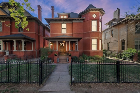 Exterior. Relax at a Cozy Garden Apt in Leafy Cheesman Park