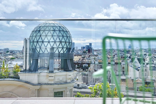 Hochwertige Bettwaren, Daunenbettdecken, Verdunkelungsvorhänge