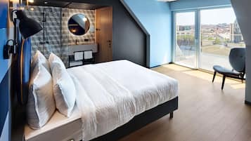 Loft (Off Beat) | Premium bedding, down duvets, blackout curtains, soundproofing