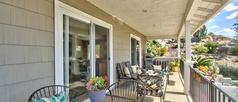 屋外ダイニングエリア