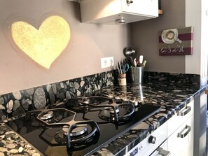 Refrigerador, horno, parrilla de estufa y lavavajillas 