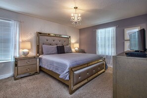 6 bedrooms, iron/ironing board, WiFi, bed sheets