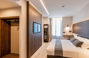 Superior Double or Twin Room | Premium bedding, down duvets, pillow-top beds, minibar - Aiello Hotels - Centrale (Milan)