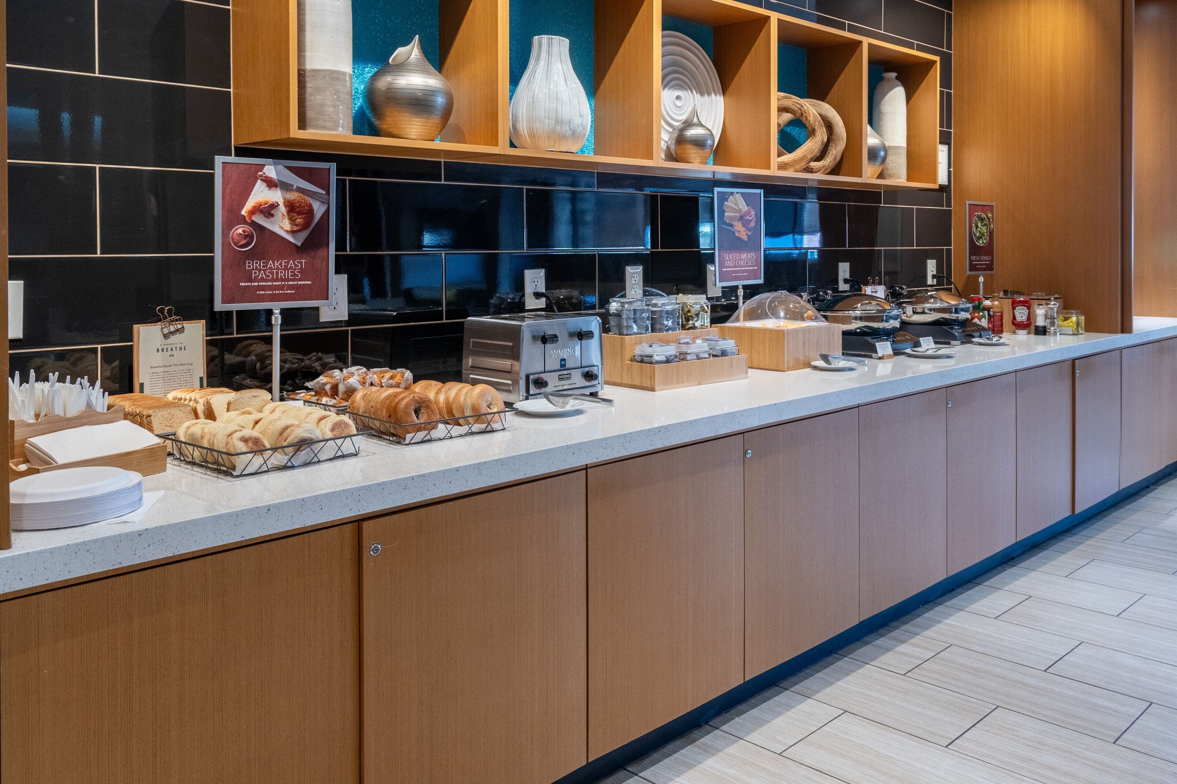 free daily continental breakfast