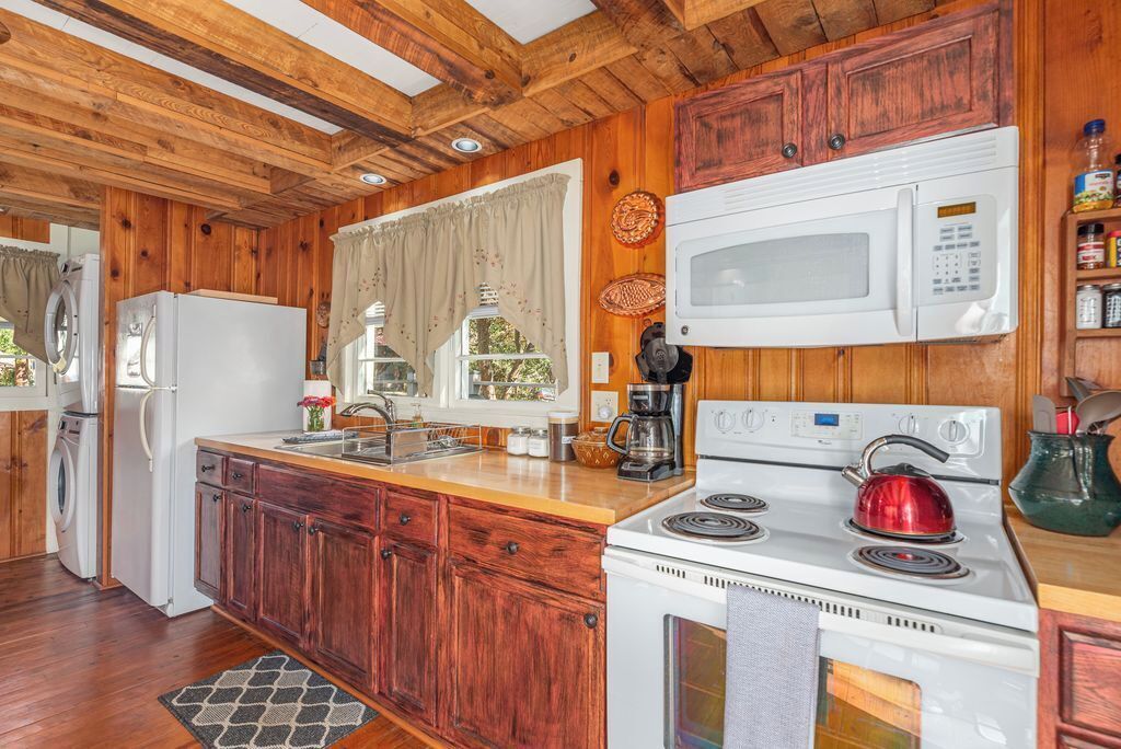 冰箱、微波炉、烤箱、炉灶