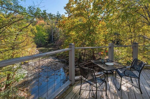 Prime Location, Walk to Town, Pet Friendly