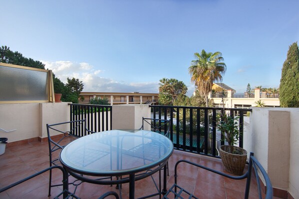Unclassified image, 1 of 25, button - Romana Playa 725 -beachside studio for rent in Elviria (Marbella)