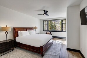 Room - Elkhorn Lodge (Avon)