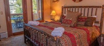Elkhorn Lodge