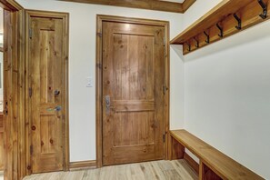 Interior - Elkhorn Lodge (Avon)