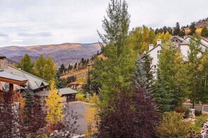 Property grounds - Elkhorn Lodge (Avon)