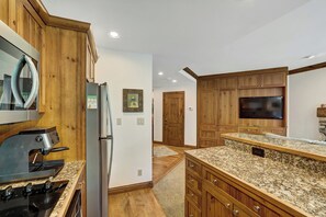 Private kitchen - Elkhorn Lodge (Avon)
