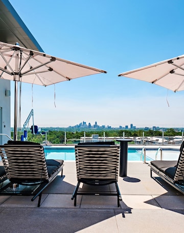 Outdoor pool, cabanas (surcharge), pool umbrellas