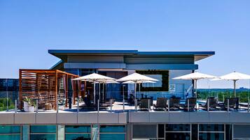 Outdoor pool, cabanas (surcharge), pool umbrellas