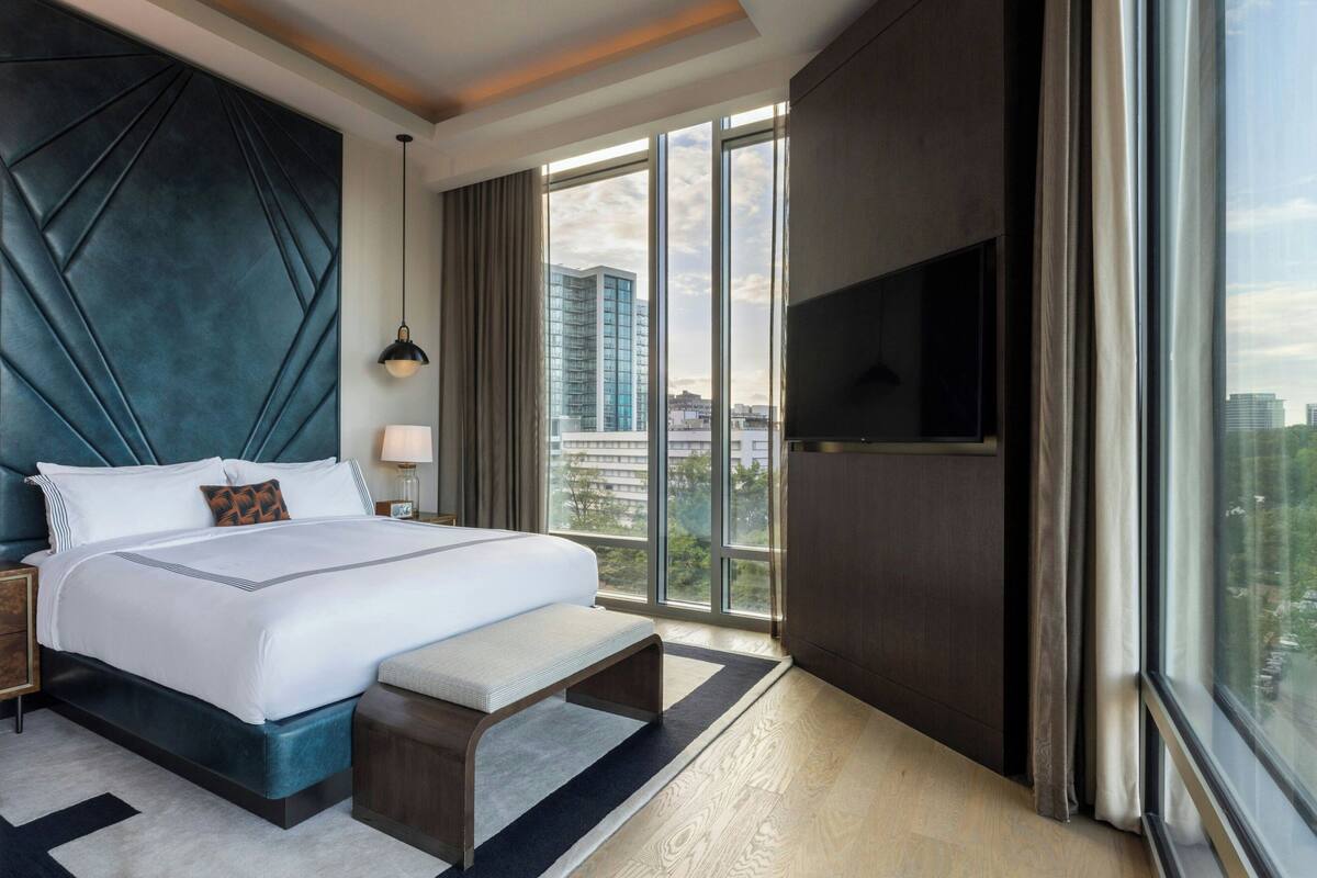 Down comforters, minibar, in-room safe, desk