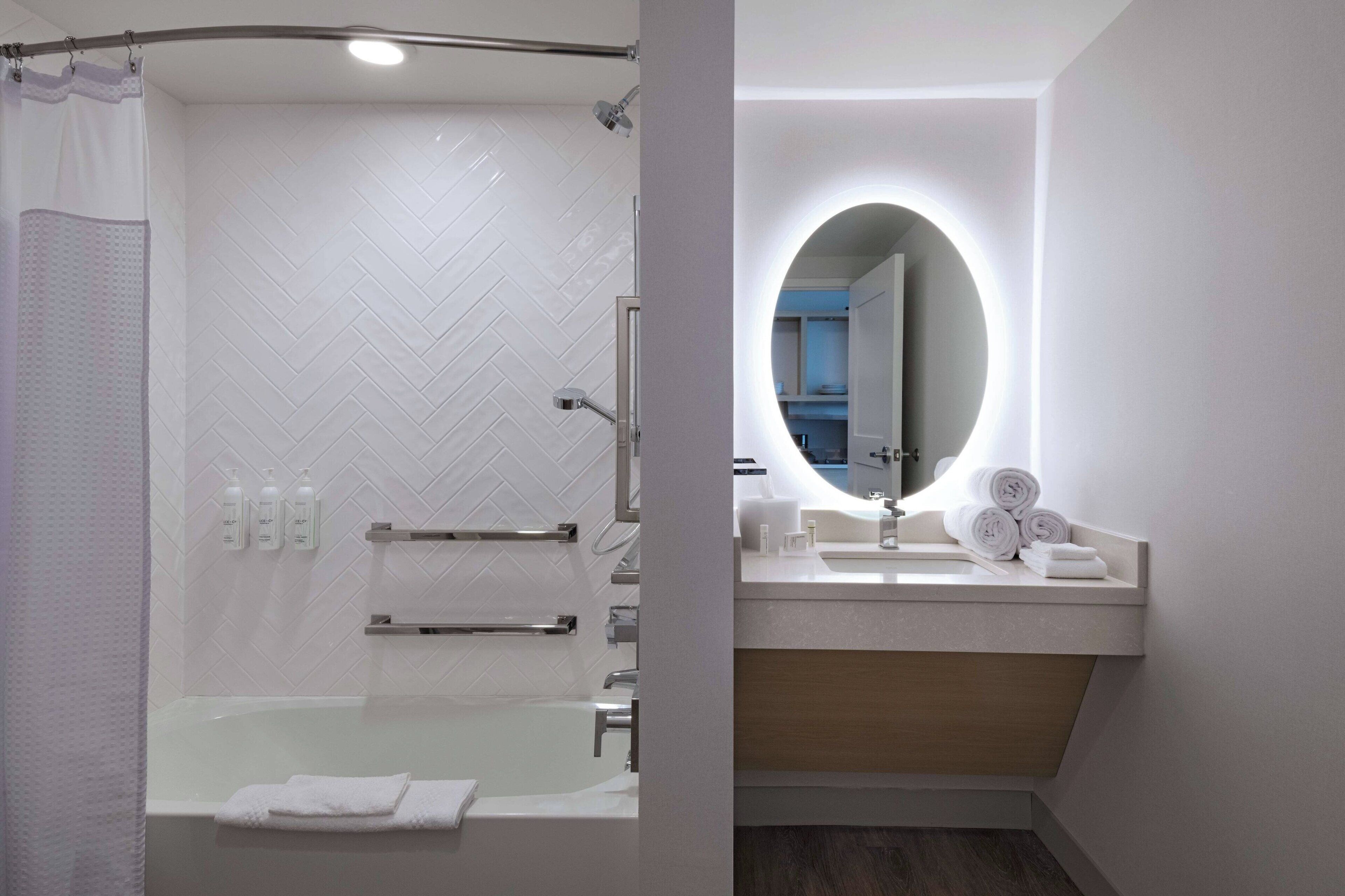 suite, 1 bedroom (mobility accessible, tub) | bathroom | free toiletries, hair dryer, towels, soap