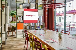 Esmorzar diari d'estil bufet (19 EUR per persona)