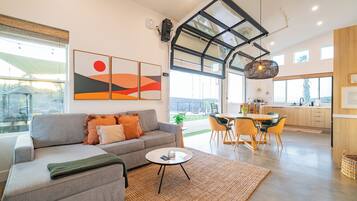 Smart TV, videojuegos, reproductor de DVD