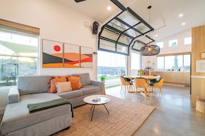 Smart-TV, Videospiele, DVD-Player