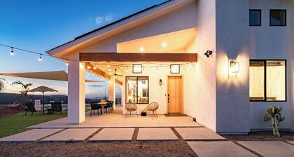 Holiday Escape!!! Pool, Hot Tub, Game Room, Fire Pit