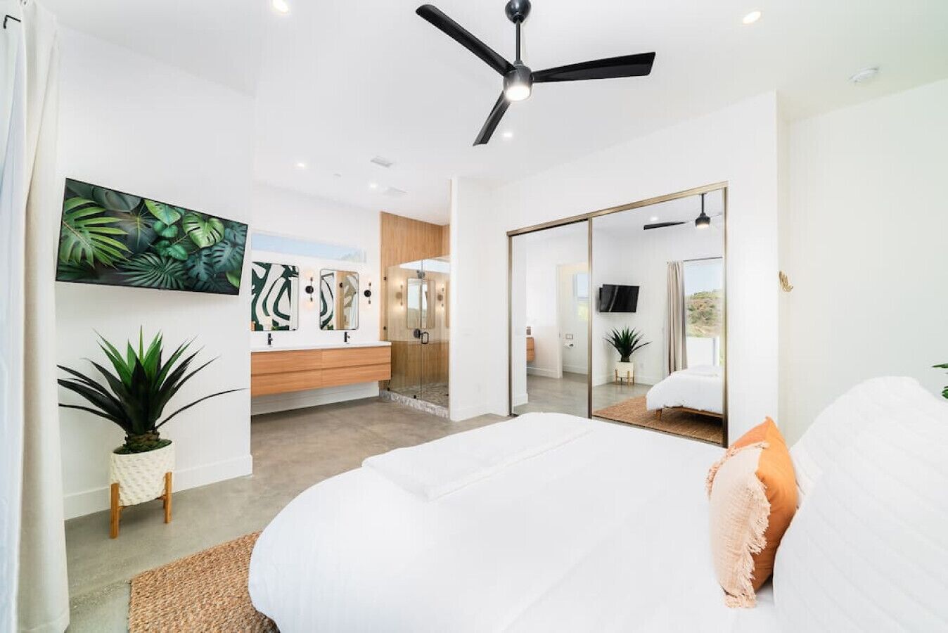 3 室のベッドルーム、アイロン / アイロン台、旅行用ベビーベッド、WiFi (無料)