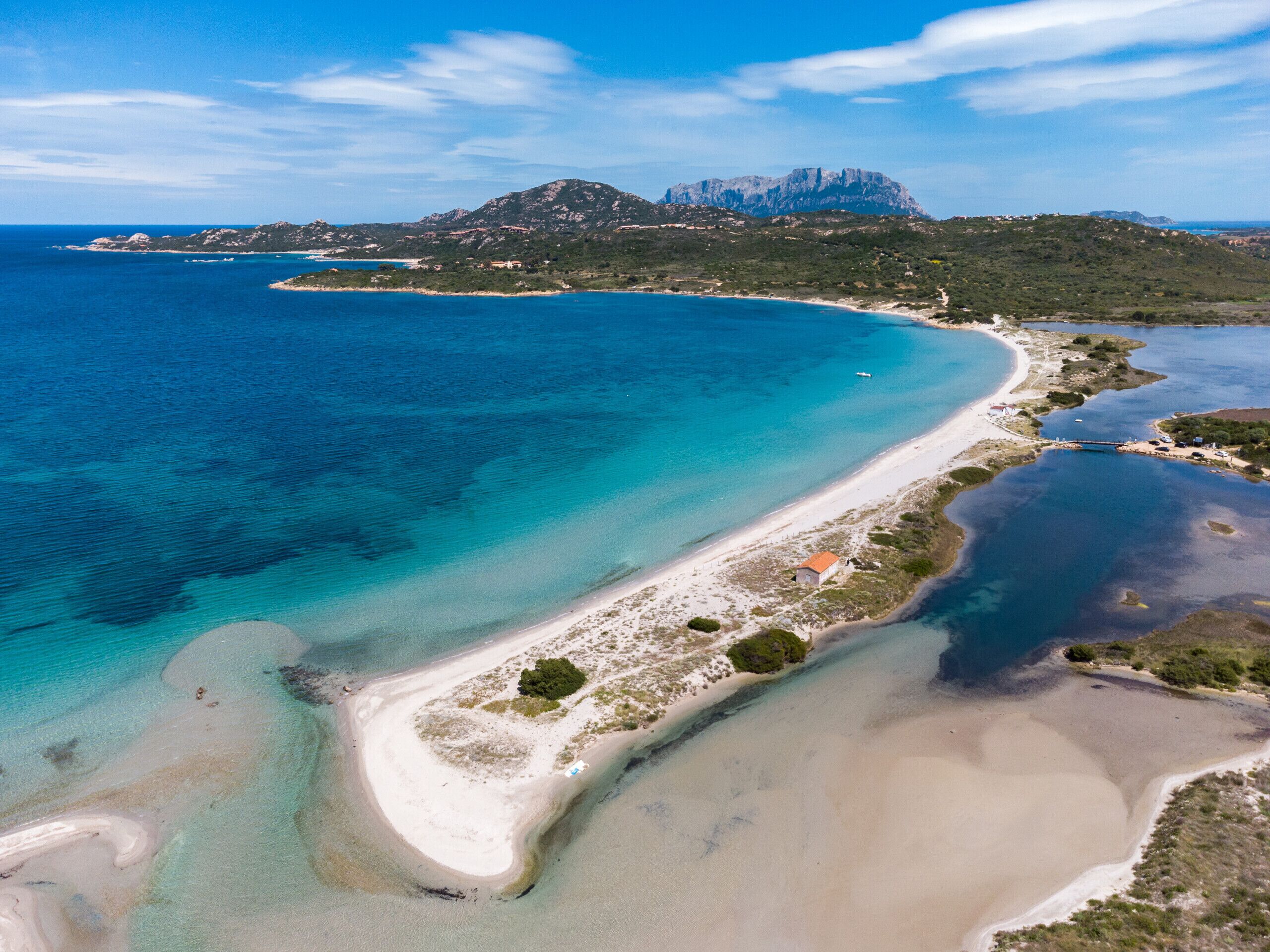 Una spiaggia nelle vicinanze
