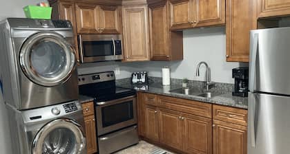 Cute Country Stay! Convenient to Williamsburg!