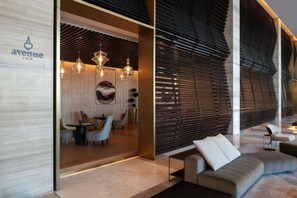 4 restaurants, breakfast, lunch, dinner served; Mediterranean cuisine - Steigenberger Hotel Doha (Doha)