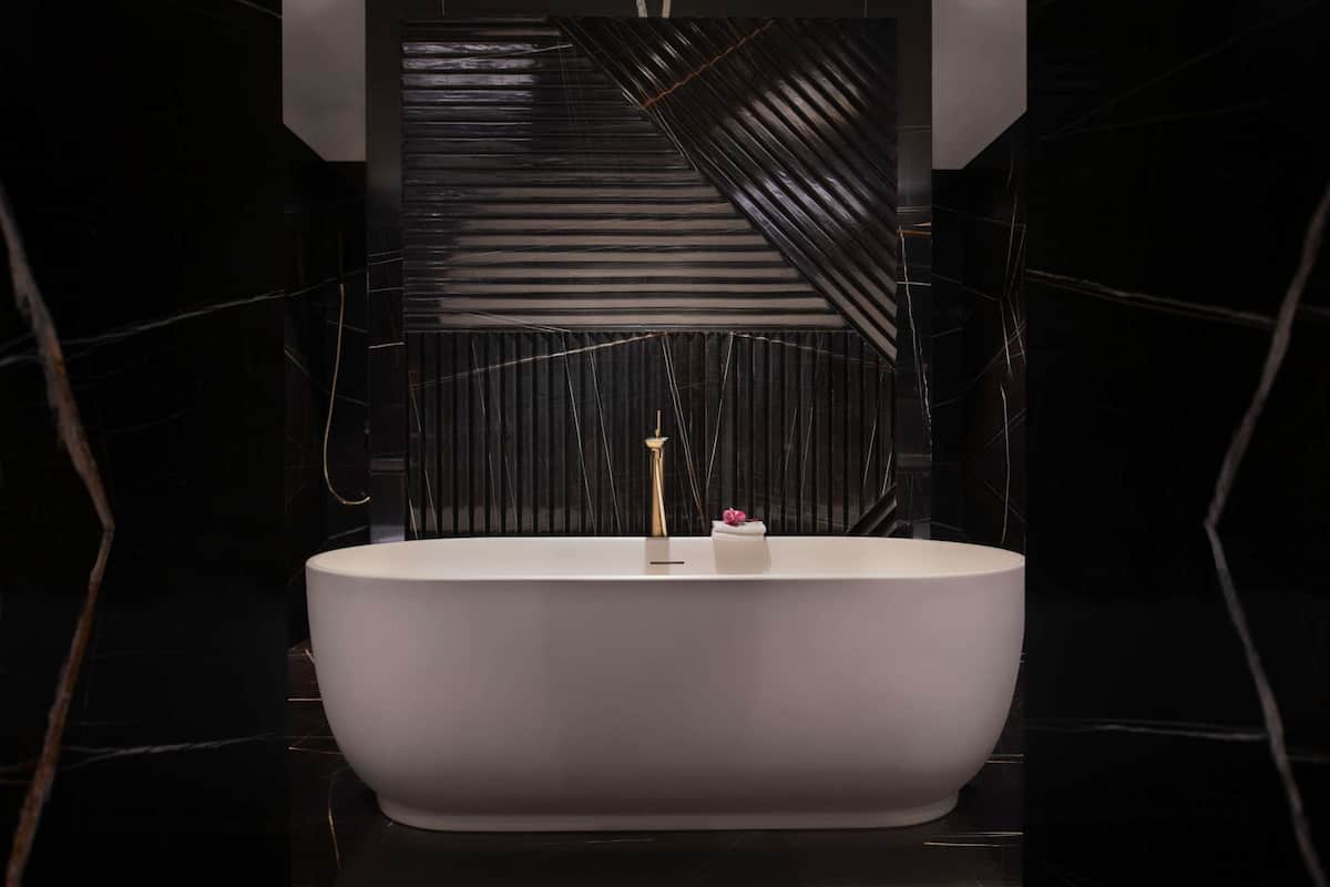 studio suite | premium bedding, down duvets, pillow-top beds, minibar