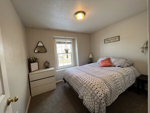 4 bedrooms, desk, iron/ironing board, free WiFi