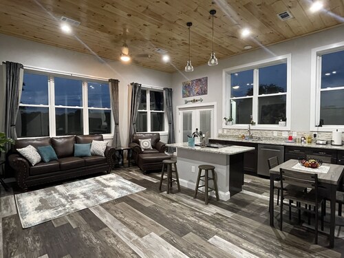 Mountain view, beautiful and serene! On more than 20 Acres!