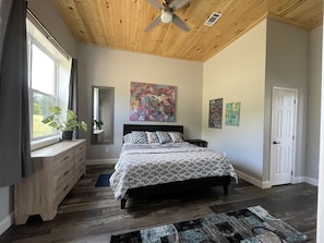 2 bedrooms, free WiFi, bed sheets - Mountain view, beautiful and serene! On more than 20 Acres! (Jefferson City)