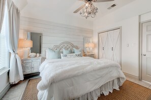 4 bedrooms, iron/ironing board, free WiFi, bed sheets