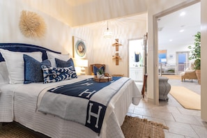 4 bedrooms, iron/ironing board, free WiFi, bed sheets - Ocean views & Boardwalk to beach! Pool, Hot Tub & Ocean Views! Garage Game Room! (Port Aransas)