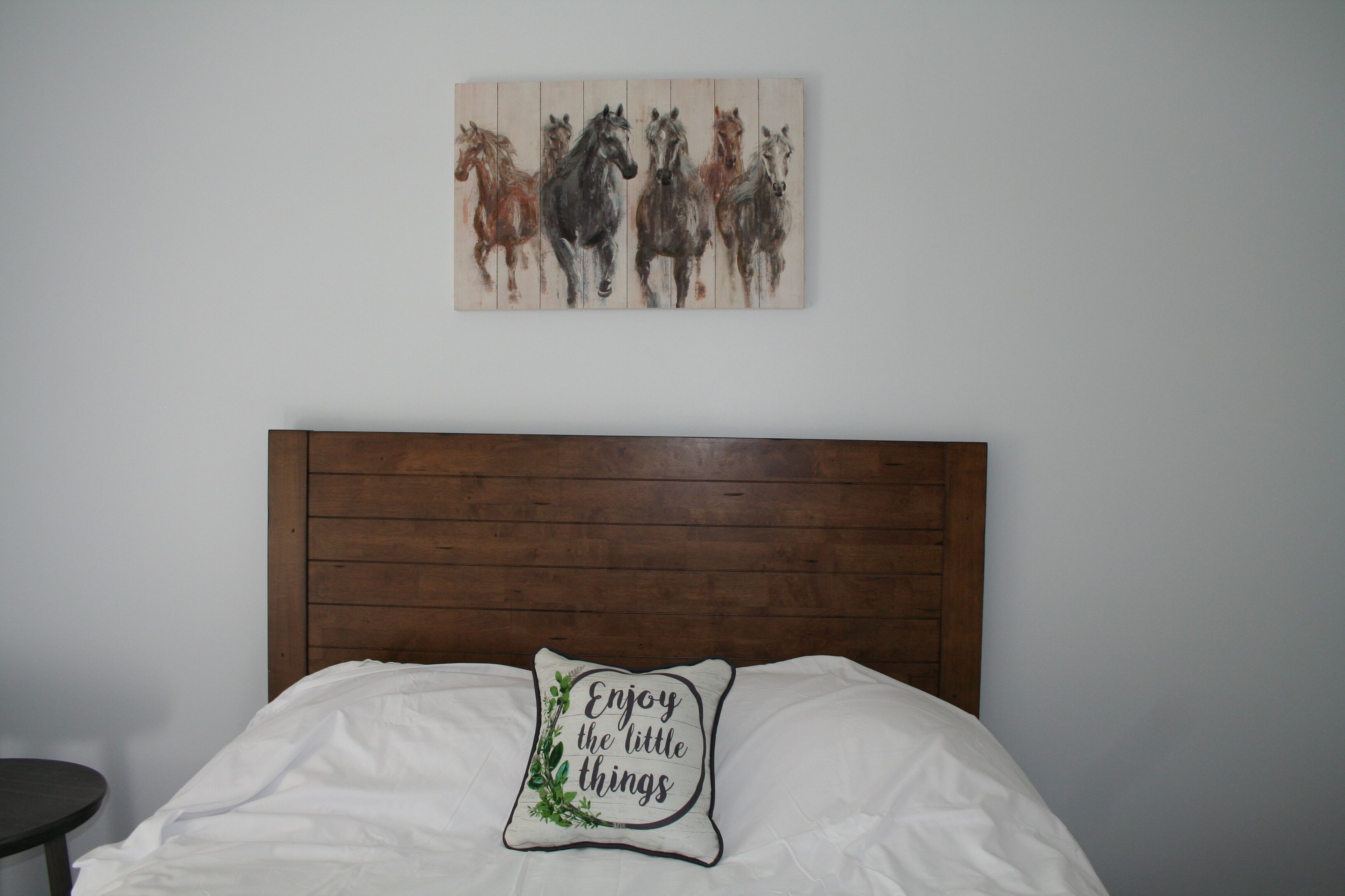 2 bedrooms, memory-foam beds, iron/ironing board, free WiFi