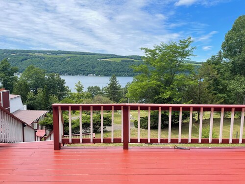  KEUKA LAKE VIEWS AND HIKING