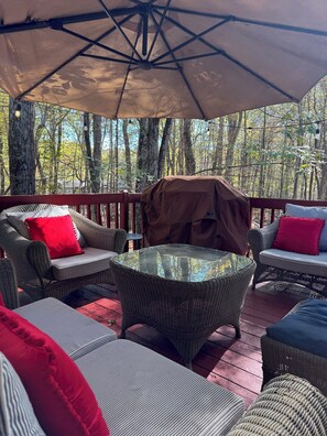 Terrace/patio - Poconos Chalet - Hot Tub - Kayaks - Gas Stove (East Stroudsburg)